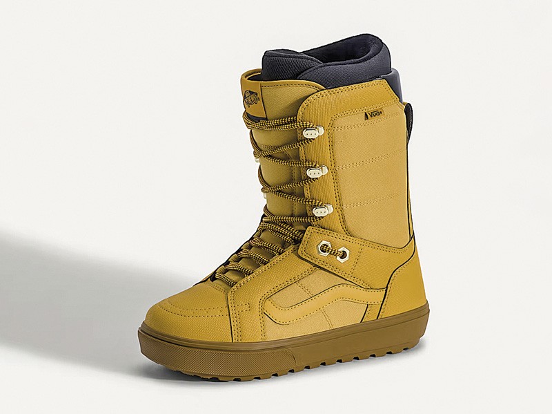 BOTAS BOTINETAS ESQUI NIEVE TENDENCIA CALZADO TEMPORADA OTOÑO INVIERNO 2027 SERMA 159 HiStandard-OG-Snowboard-Boot-VANS-HERO.jpg Ski Footwear Combines Volume with Visible Warmth Details