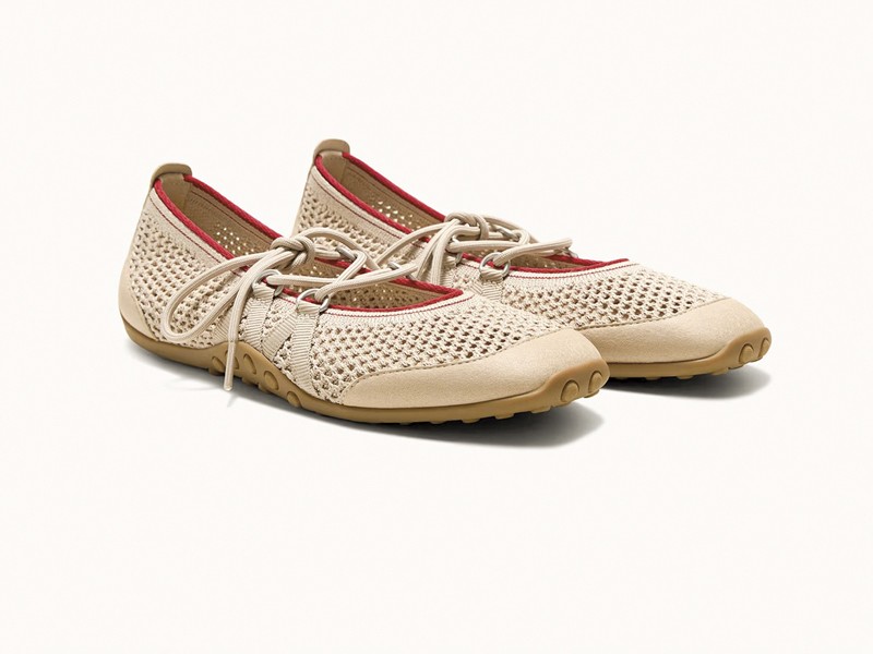 BALLERINAS BALERINAS MARY JANE GUILLERMINAS MUJER TENDENCIA CALZADO MARROQUINERIA BOLSOS CARTERAS PRIMAVERA VERANO 2026 SERMA 158 1770279538-8e9dc320-f4d3-4283-b4a7-e142e2ac606d-(1).jpg Ballerinas Mary Jane redefinen el escote sobre el empeine