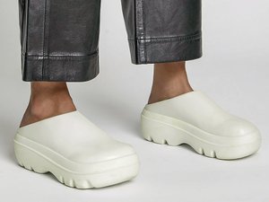 CALZADO-ZAPATO-MUJER-CHANCLA-MODA-FOOTWEAR-SHOES-WOMAN-FASHION-SERMA-proenza-schouler-storm-slides_16-PV2022.jpg