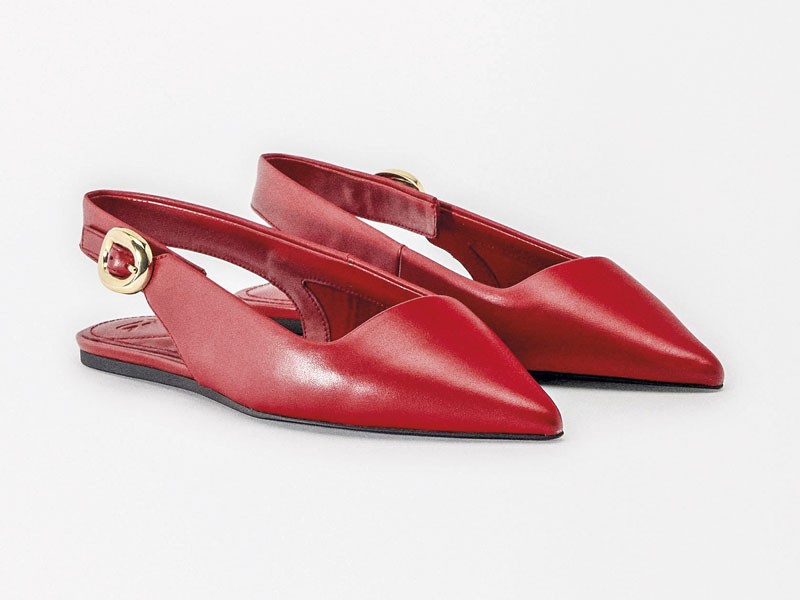Flat slingback shoes