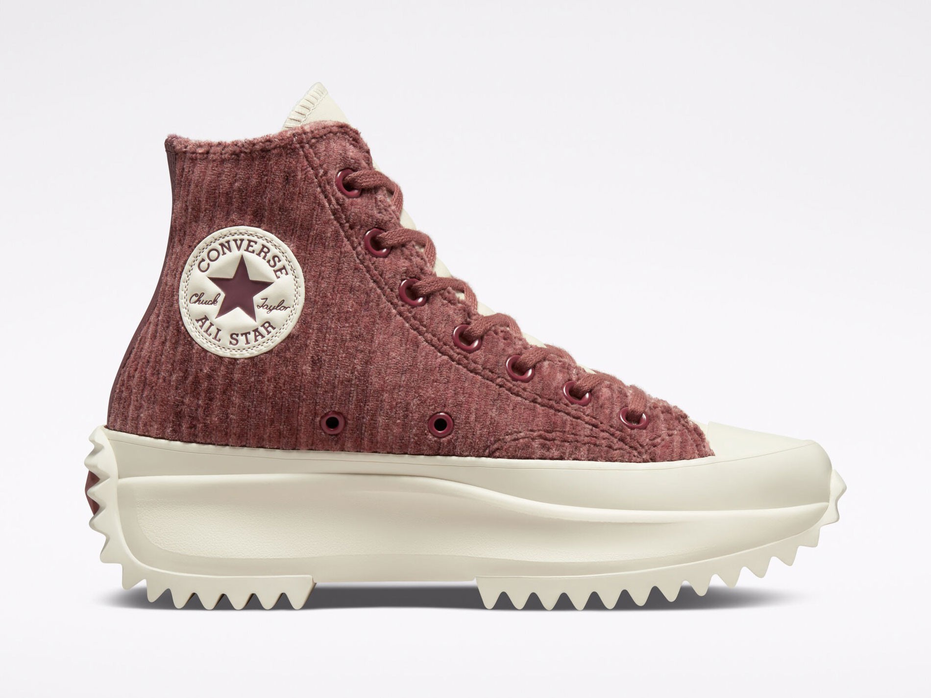 CONVERSE cambia para seguir vigente. Conoce los nuevos diseños