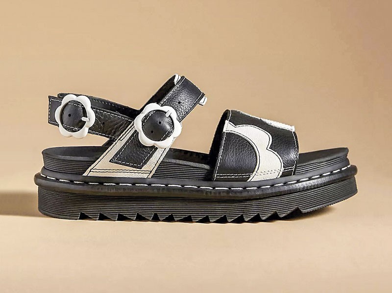 Flat Sandals: Elegant comfort