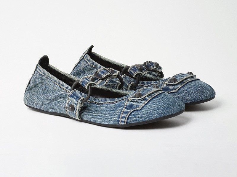 BALLERINAS MUJER TENDENCIAS OTOÑO INVIENRO 2026 SERMA 156bal0262012_blu_01.jpg Printed ballerina flats focused on texture and contrast