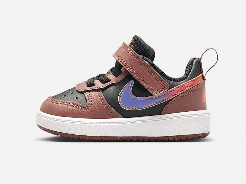 Sneakers infantiles deportivas con velcro y bases livianas