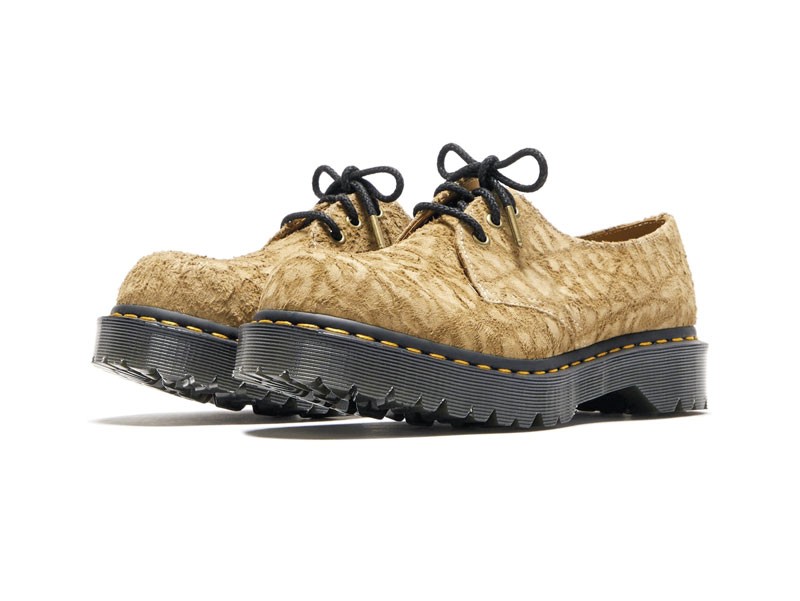 Lace-up casual shoes