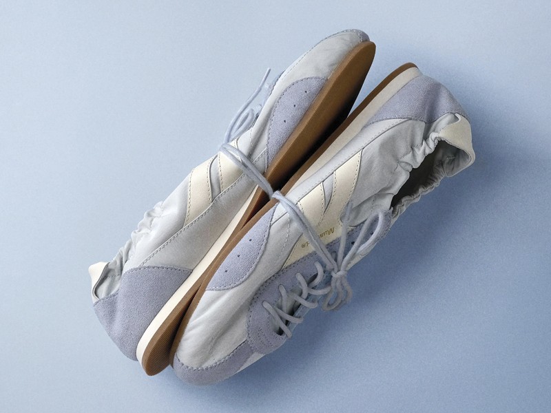 SNEAKERINAS BALERINAS BALLERINAS SNEAKERS ZAPATILLAS SLIM MUJER TENDENCIA CALZADO MARROQUINERIA BOLSOS CARTERAS PRIMAVERA VERANO 2026 SERMA 158Stella-blue2.jpg Los sistemas de ajuste diversifican las sneakerinas femeninas