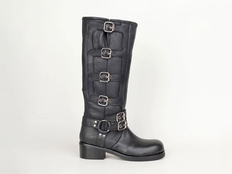 BIKER BOOTS in the pole position of the winter