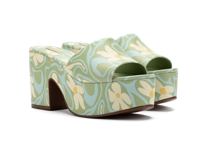The success of clogs continues, with new materials and colors