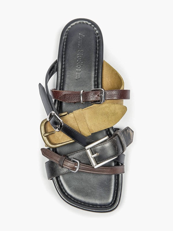 Urban slides combine wide bands, buckles and crossings