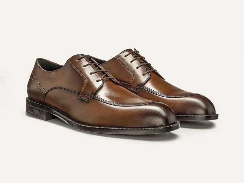 Lace-up dress shoes