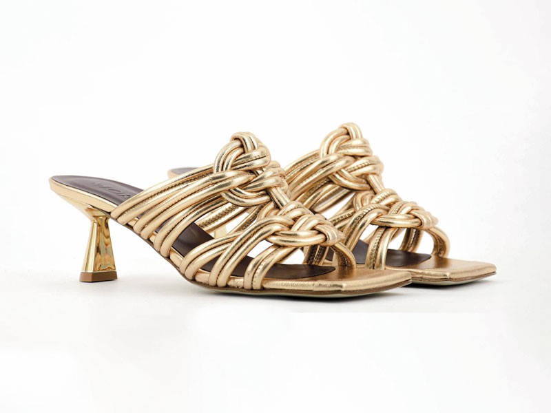 Sandalias altas