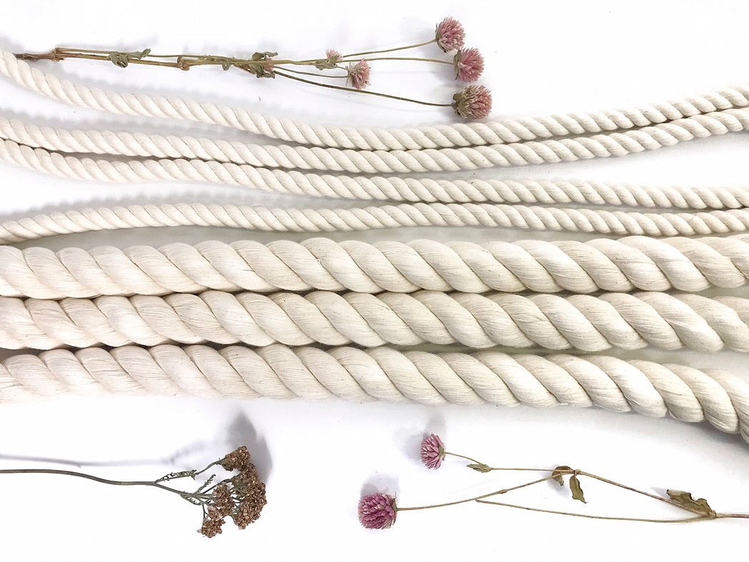 8.CALZADO PRIMAVERA VERANO 2021 CUERDAS Y SOGAS.jpg They are trend: ROPES for handmade sandals. LOOK AT THE PHOTOS