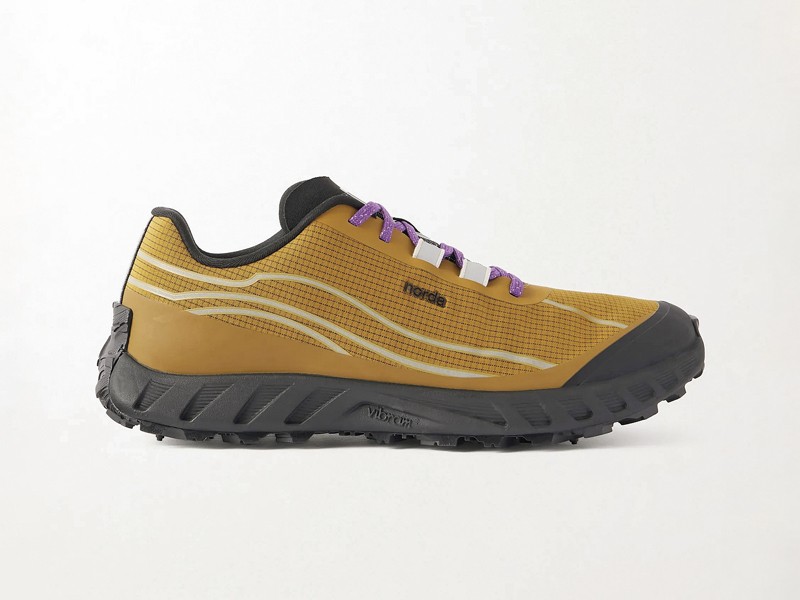 La transición capellada-suela define las sneakers urbanas masculinas