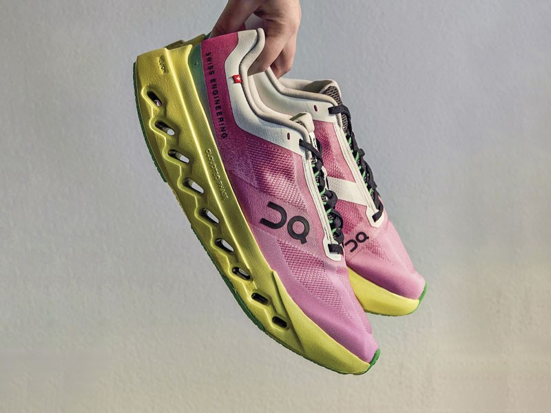 Urban sports sneakers: running pop