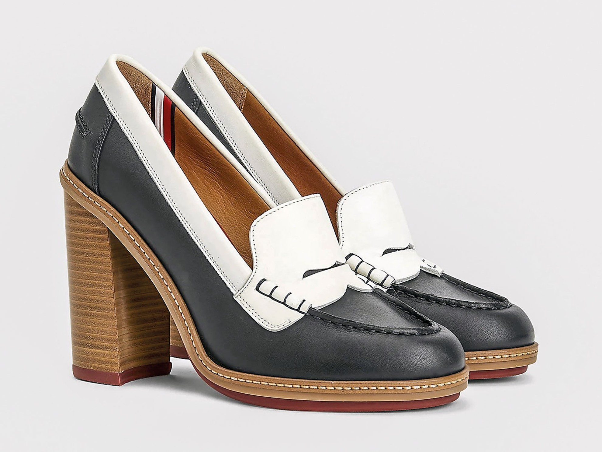 Zapatos con tacones, cerrados y semi-cerrados