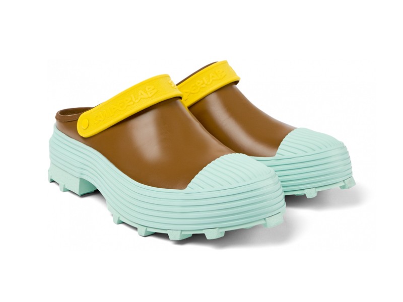 New CAMPER clogs: Robust and playful