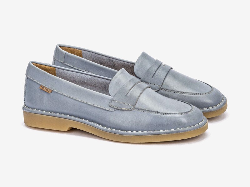 MOCASINES MUJER CALZADO TENDENCIA PRIMAVERA VERNAO 2026 2027 SERMA16720-W5W-3930_313_Pikolinos_NOIA_DENIM_full.jpg Mocasines femeninos suavizan siluetas con azul denim