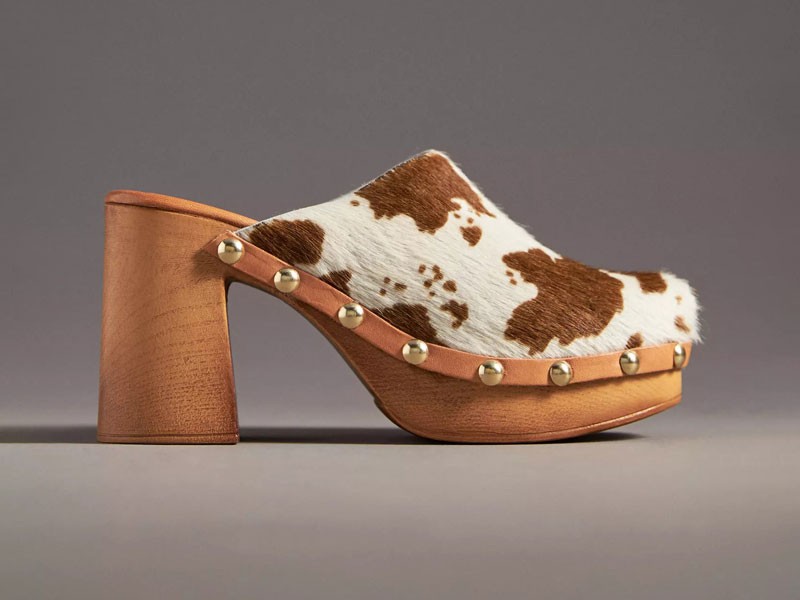 ¡Más fashion que nunca! Los zuecos se renuevan y copan el verano 