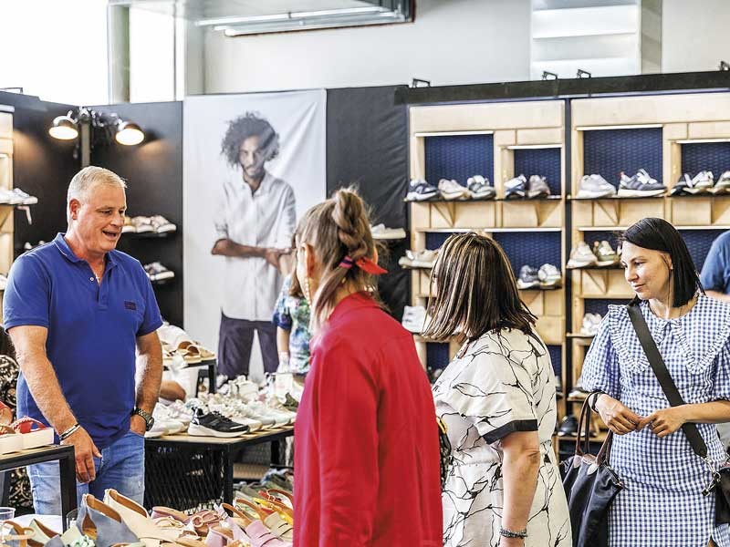 EXPO RIVA SCHUH. Una oferta de calzados para compradores de mayores volúmenes a fabricantes de distintos orígenes.