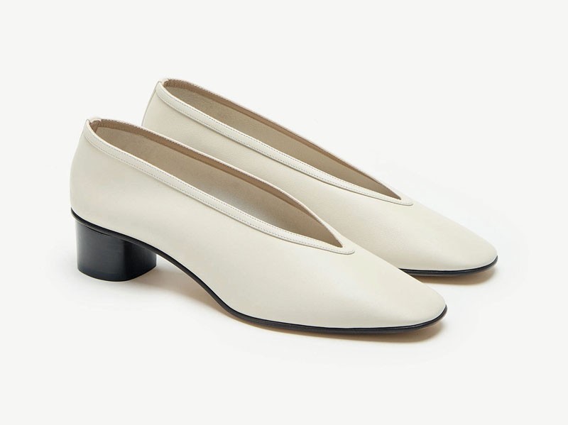 High shoes combine pointed toes, textures and heels