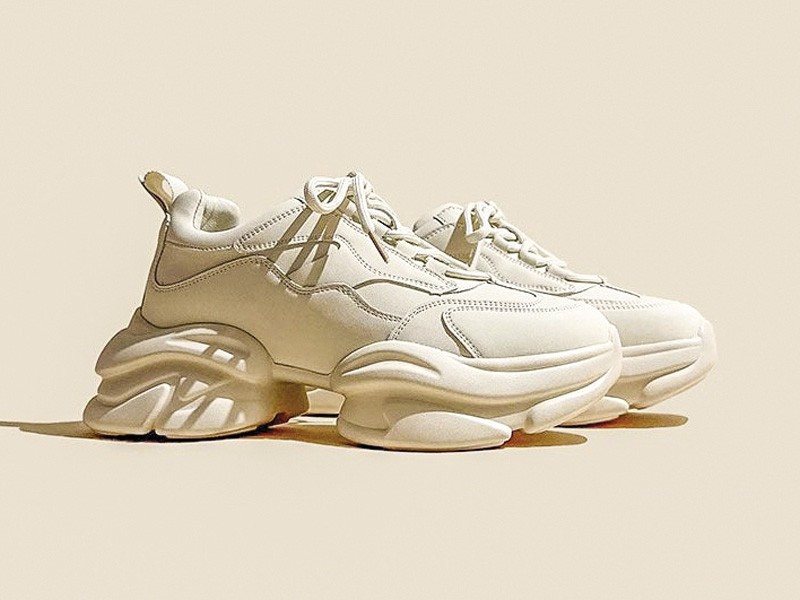 Chunky sneakers