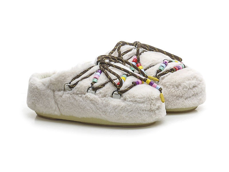 Bajos Lisos: Indoor urbano