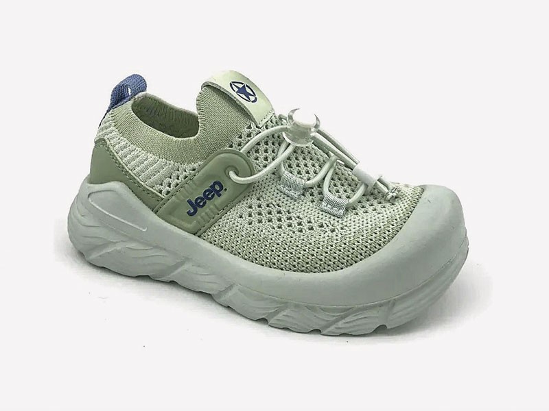 Children’s sneakers combine mesh, color and adjustment