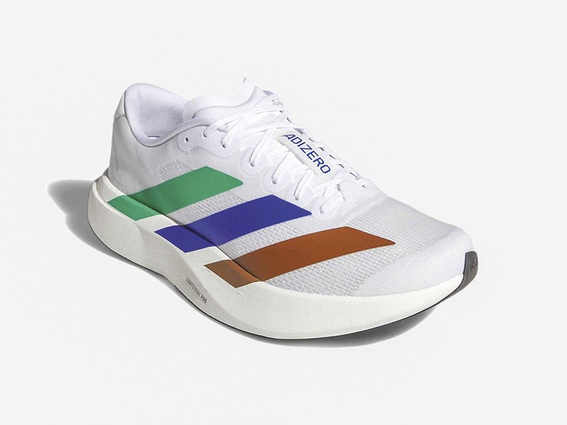 Running sneakers with technical mesh uppers and higher sole profiles