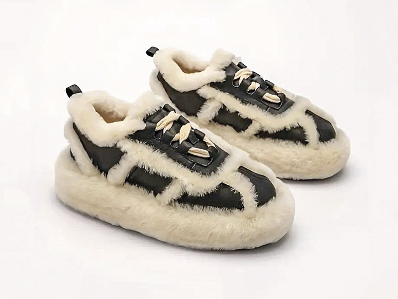 Shoes / sneakers