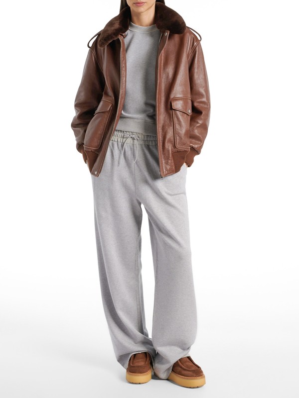 PRADA botinetas Wallaby RENDENCIA OTOÑO INVIERNO 2026 SERMA FOTO-5.jpg PRADA apuesta por las botinetas Wallaby con piel interior