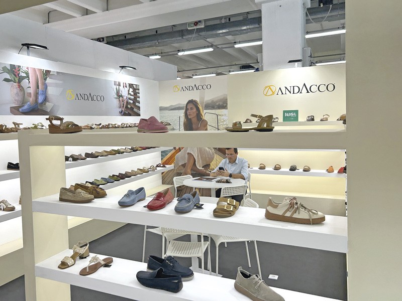 EXPO RIVA SCHUH established itself as the largest global meeting point for footwear and manufactured goods