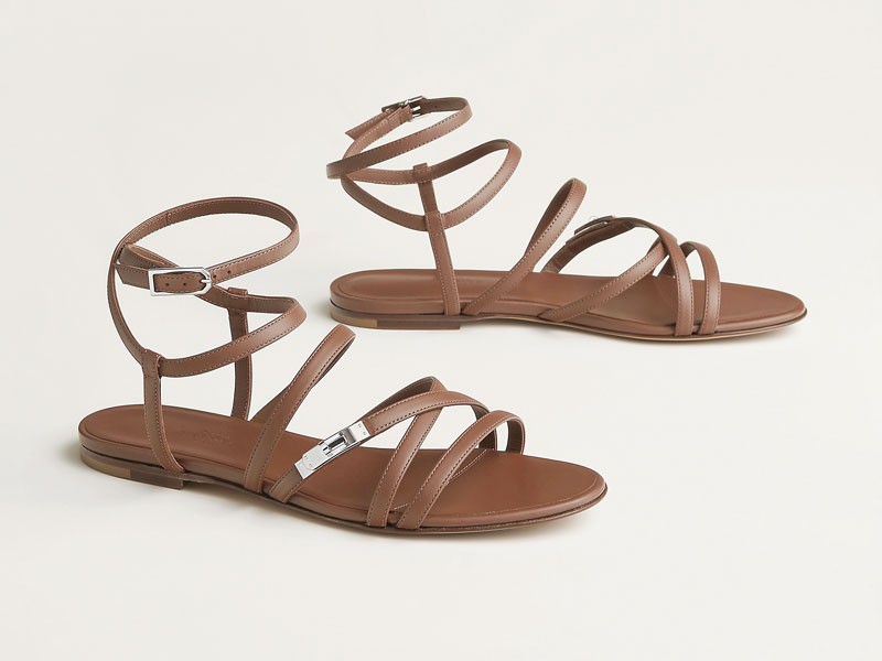 Roman sandals link straps, buckles and ankles