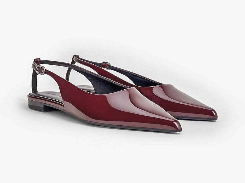 Flat slingback shoes