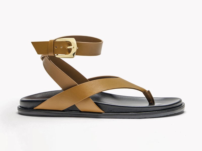 Roman sandals link straps, buckles and ankles