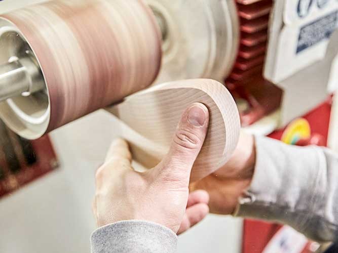 ÚNICOS. Los zuecos de DIOR con suela híbrida: madera y caucho TR
