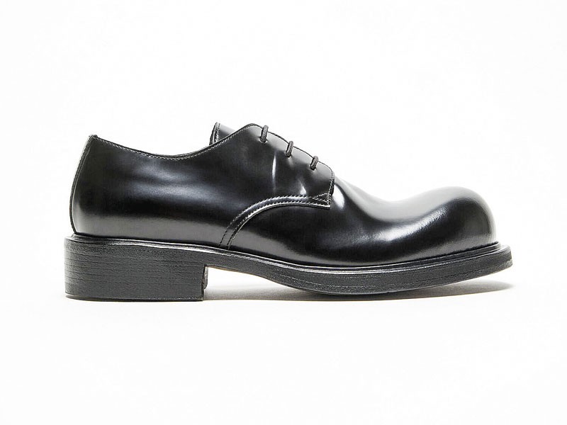 Lace-up dress shoes