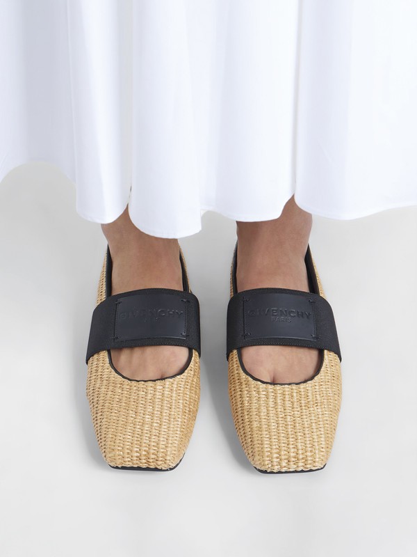 GIVENCHY ballerina flats. Luxury dressed in raffia