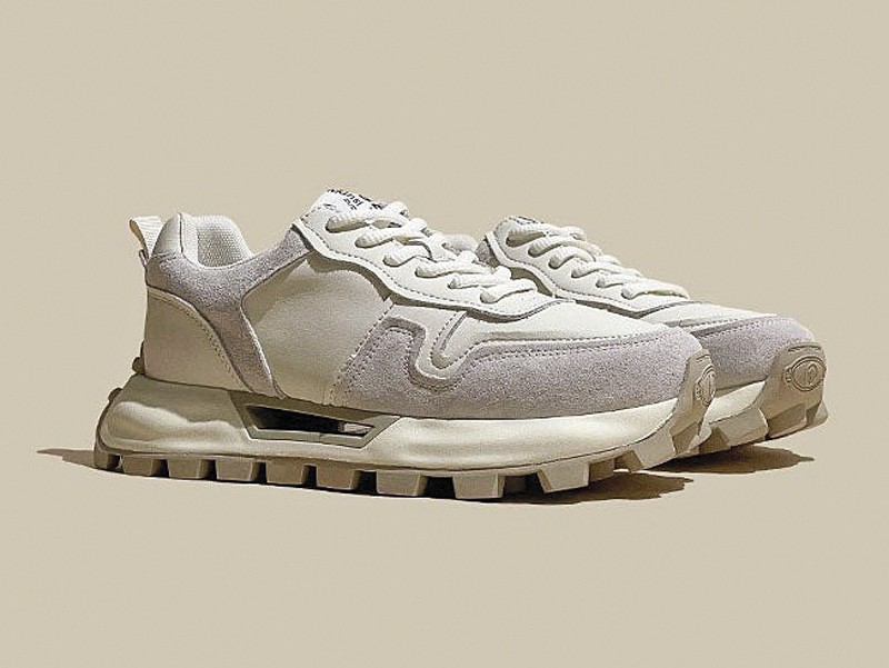 Urban sports sneakers: Updated and comfortable