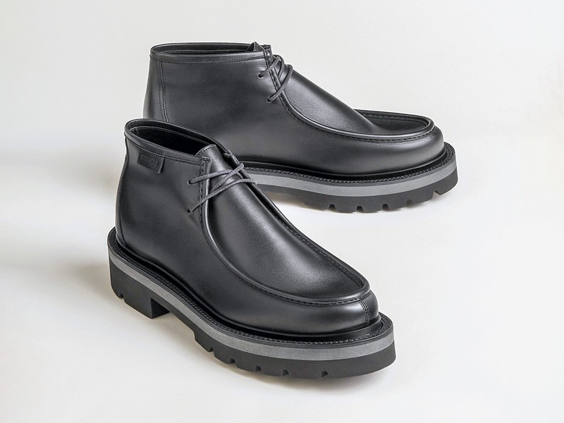 BOTINETAS BAJAS MUJER TENDENCIAS OTOÑO INVIENRO 2026 SERMA 156 lead-derby-shoe--252975ZH01-fron.jpg Monochrome booties with chunky lug soles