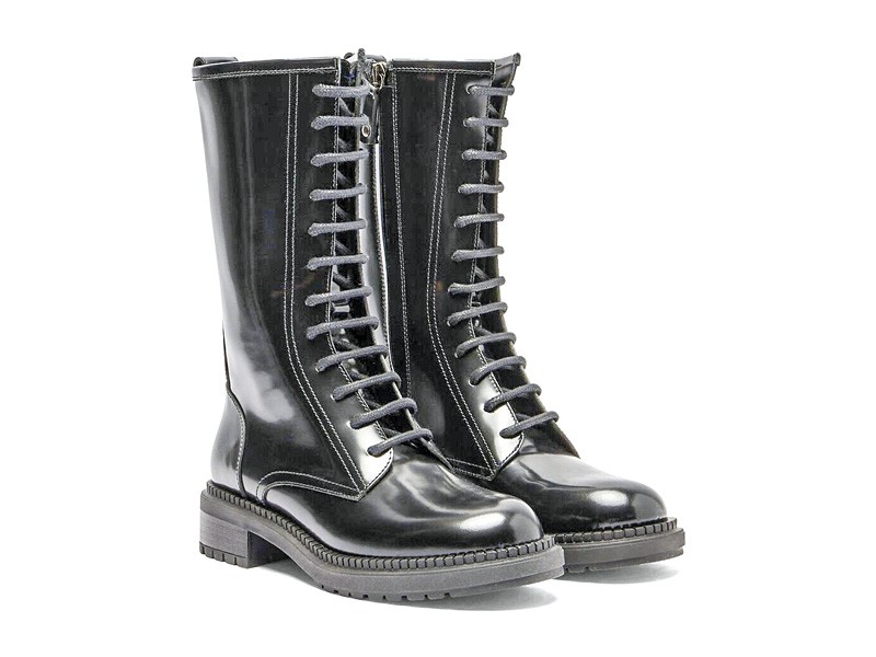 Laced boots with high lacing and utility profiles