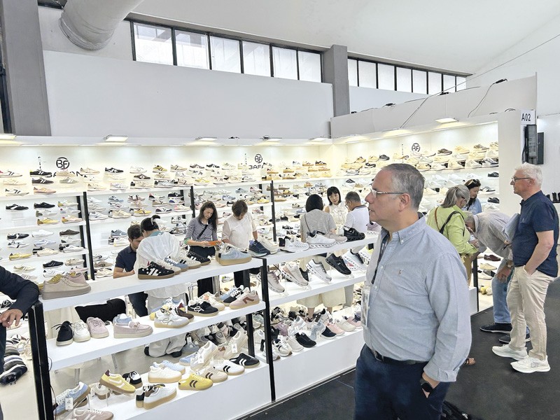 EXPO RIVA SCHUH established itself as the largest global meeting point for footwear and manufactured goods