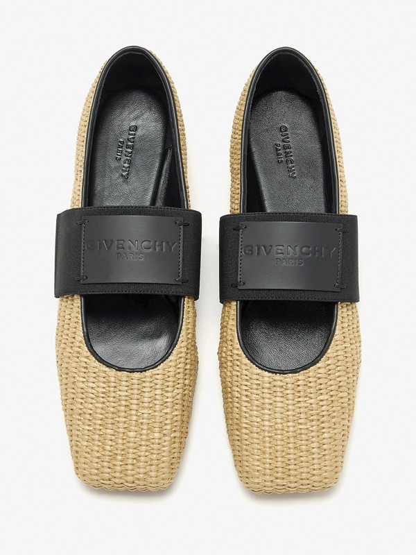 GIVENCHY ballerina flats. Luxury dressed in raffia