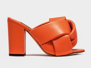 CALZADO-ZAPATO-MUJER-MULES-CHANCLAS-ALTAS-MODA-FOOTWEAR-SHOES-WOMAN-FASHION-SERMA-Captura-de-Pantalla-2021-04-08-a-la(s)-17.37.48.jpg