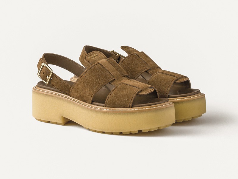 PLATAFORMAS MUJER CALZADO TENDENCIA PRIMAVERA VERNAO 2026 2027 SERMA167cq5dam.web.hebebed.2400.2400-(41).jpg Plataformas femeninas elevan tramas, bases y volumen