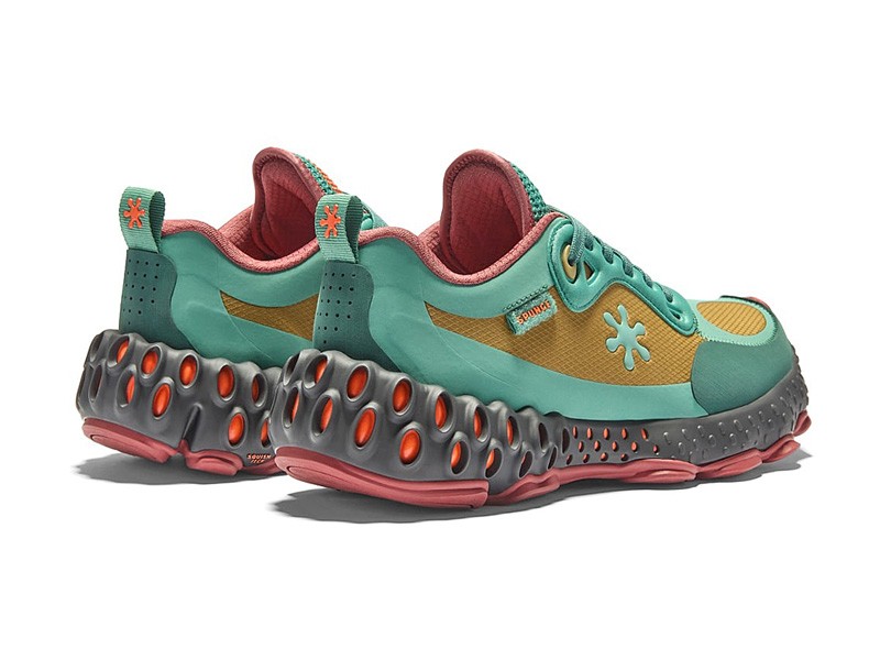 TENDENCIAS SNEAKERS SUELAS SPUNGE TECNOLOGIA CALZADO FOTO-6.jpg Salehe Bembury’s innovative “perforated” soles