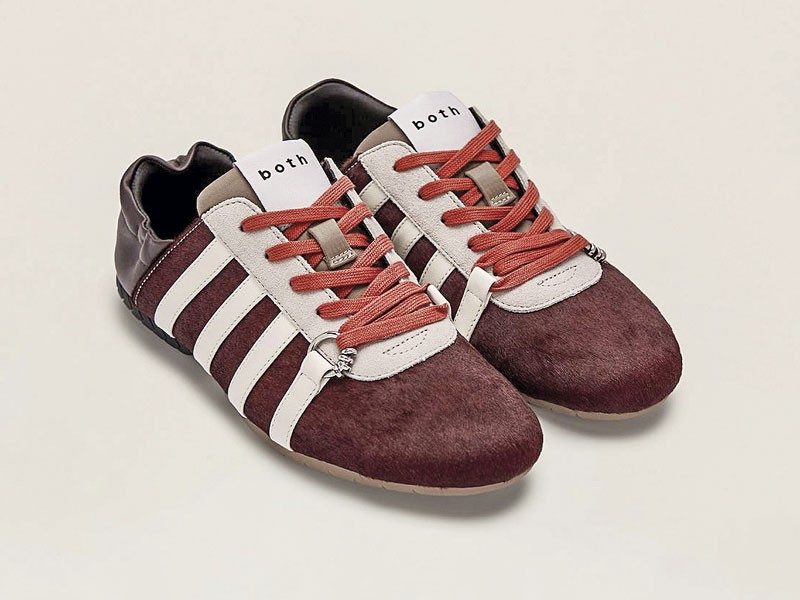 Classic sneakers: retro futsal