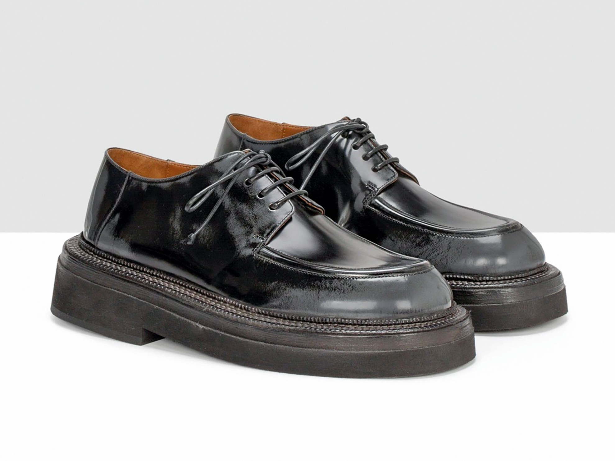 Zapatos acordonados sport: Al rescate de los ‘70