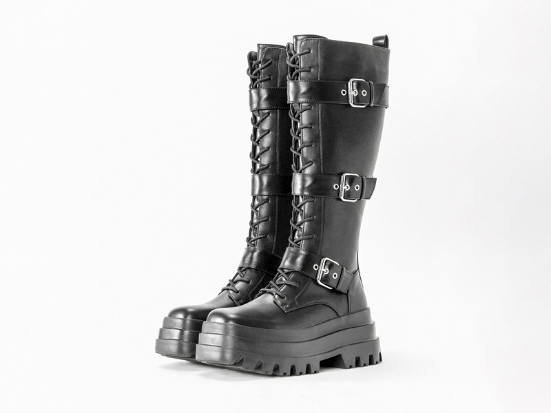 Botas altas acordonadas