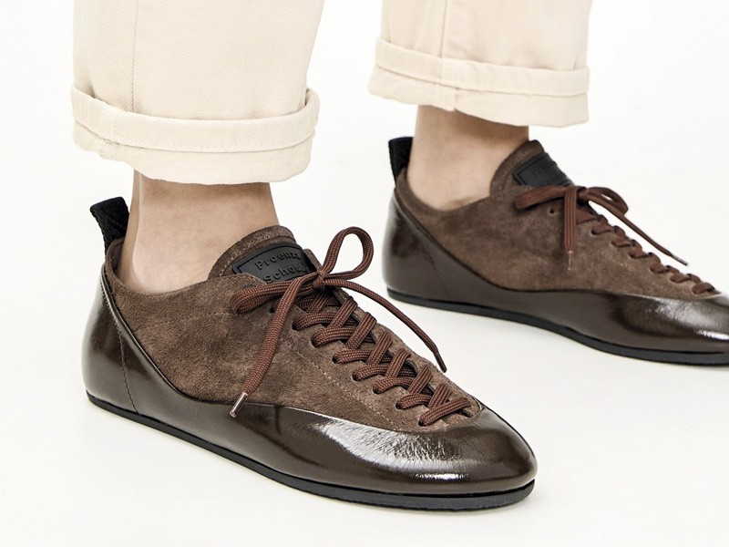 Casual lace-ups with mixed matte materials
