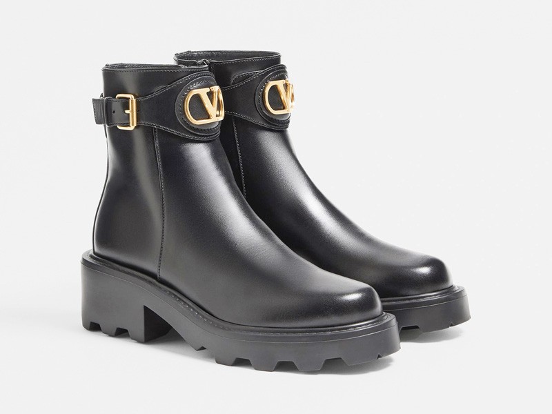 Hardware and panels strengthen chunky-based booties